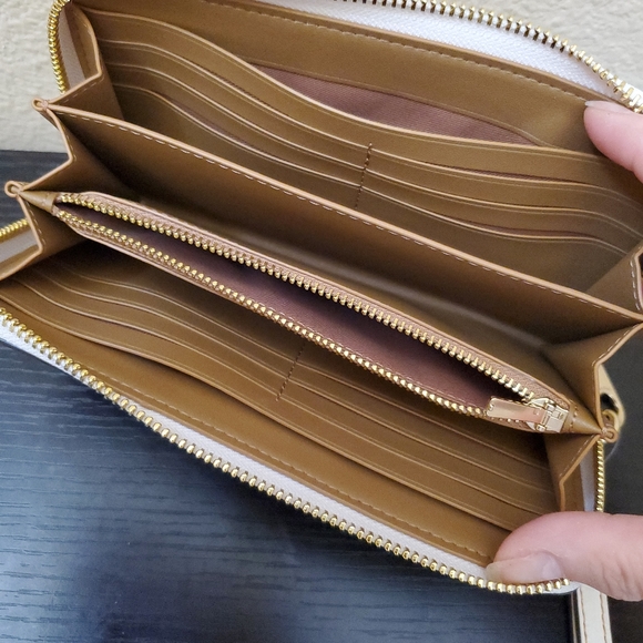 Coach Long Zip Around Wallet With Floral Cluster Print - Picture 13 of 16